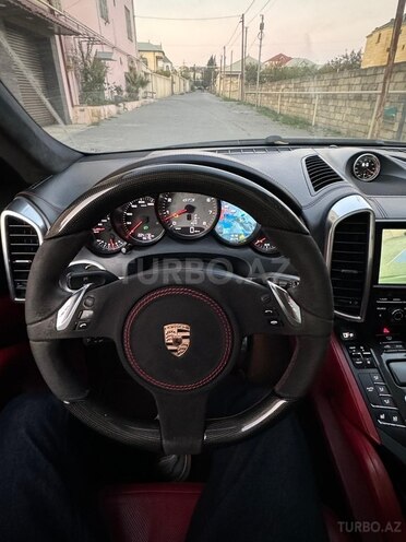 Porsche Cayenne GTS-9