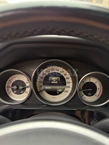 Mercedes E 250 4MATIC 2014, 290,000 km - 2.1 л - Bakı