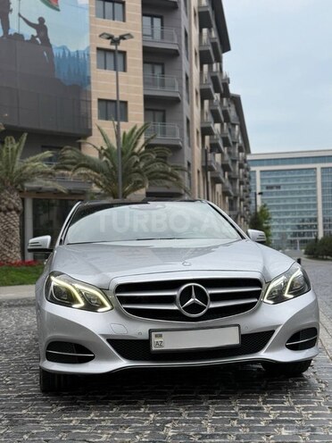 Mercedes E 250 4MATIC 2014, 290,000 km - 2.1 л - Bakı
