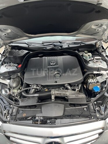 Mercedes E 250 4MATIC 2014, 290,000 km - 2.1 л - Bakı