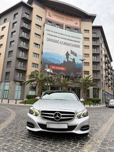 Mercedes E 250 4MATIC 2014, 290,000 km - 2.1 л - Bakı