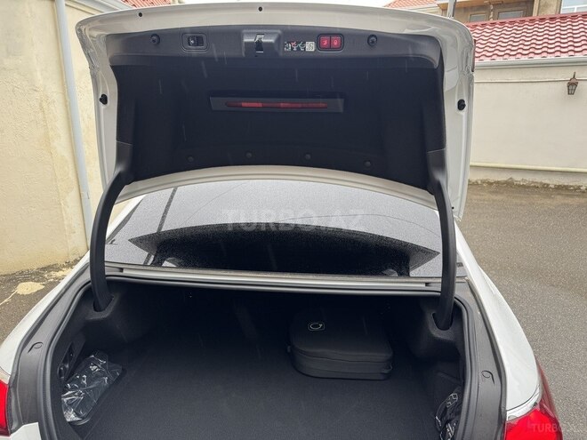 Mercedes E 300 e 4MATIC 2024, 16,000 km - 2.0 л - Bakı