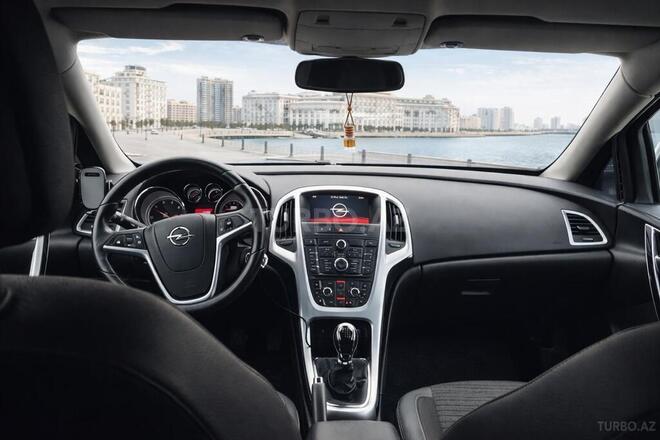 Opel Astra 2014, 242,553 km - 1.6 l - Bakı