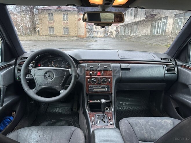 Mercedes E 200 1996, 434,000 km - 2.0 l - İsmayıllı