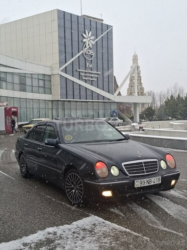 Mercedes E 270 1999, 481,365 km - 2.7 л - Xaçmaz