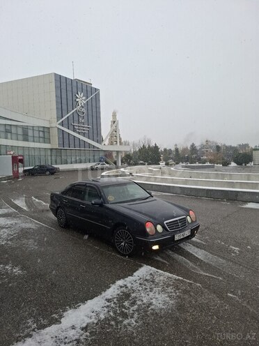 Mercedes E 270 1999, 481,365 km - 2.7 л - Xaçmaz