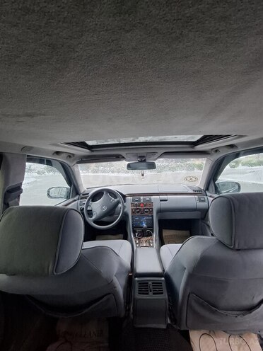 Mercedes E 270 1999, 481,365 km - 2.7 л - Xaçmaz