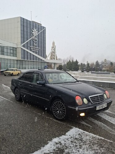 Mercedes E 270 1999, 481,365 km - 2.7 л - Xaçmaz