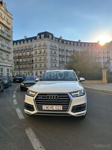 Audi Q7-2