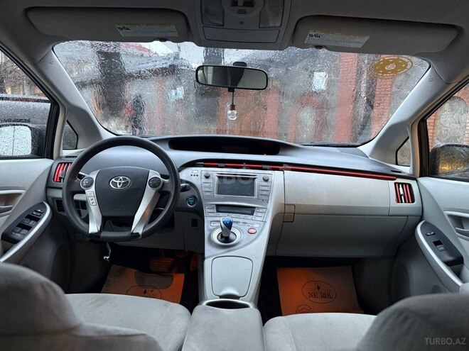 Toyota Prius 2012, 215,756 km - 1.8 l - Şəki