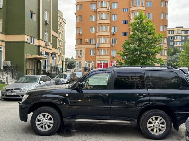 Toyota Land Cruiser-2
