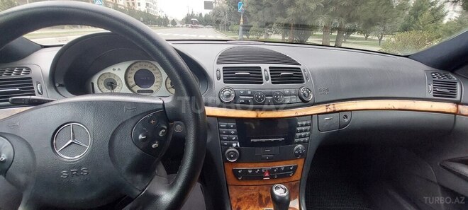 Mercedes E 240 2002, 280,000 km - 2.6 l - Bakı