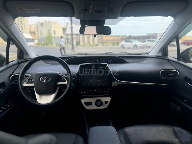 Toyota Prius-3