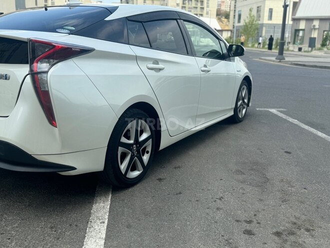 Toyota Prius-7