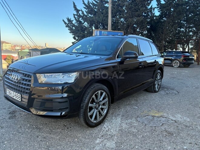 Audi Q7-3