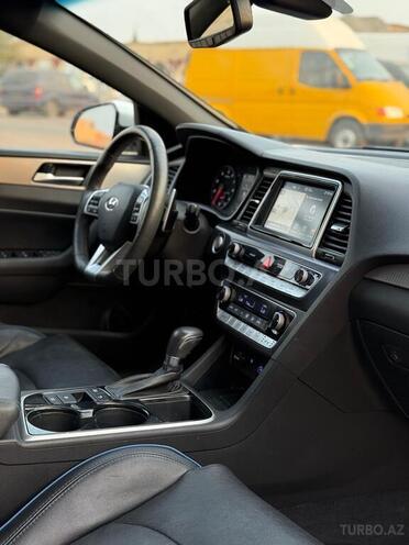 Hyundai Sonata-5