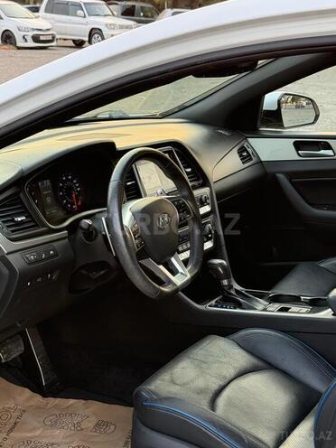 Hyundai Sonata-14