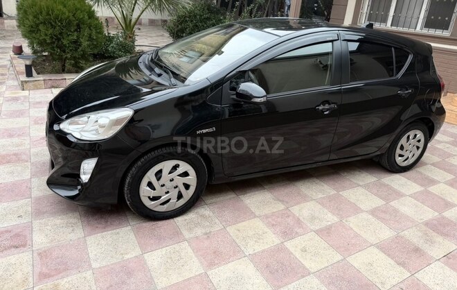 Toyota Prius C 2015, 162,544 km - 1.5 l - Bakı
