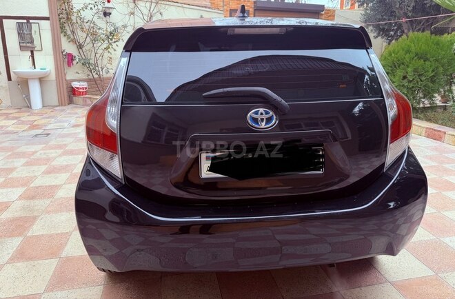 Toyota Prius C 2015, 162,544 km - 1.5 l - Bakı
