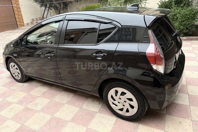 Toyota Prius C 2015, 162,544 km - 1.5 l - Bakı