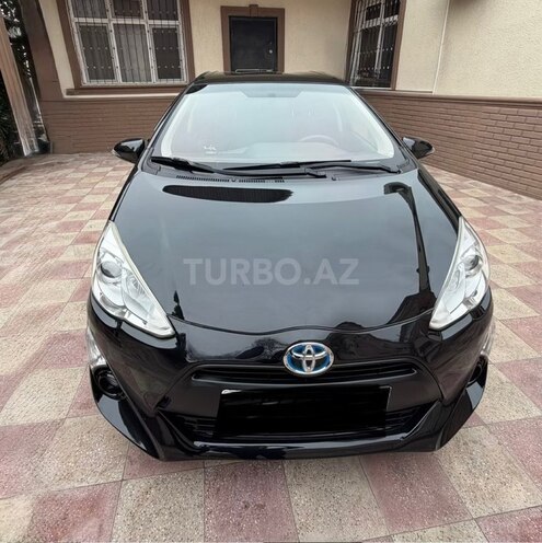 Toyota Prius C 2015, 162,544 km - 1.5 l - Bakı