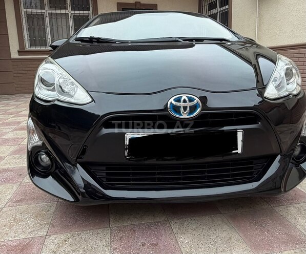 Toyota Prius C 2015, 162,544 km - 1.5 l - Bakı