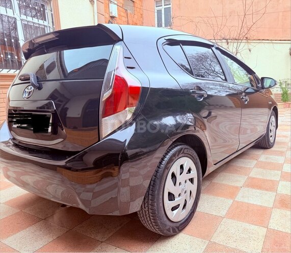 Toyota Prius C 2015, 162,544 km - 1.5 l - Bakı
