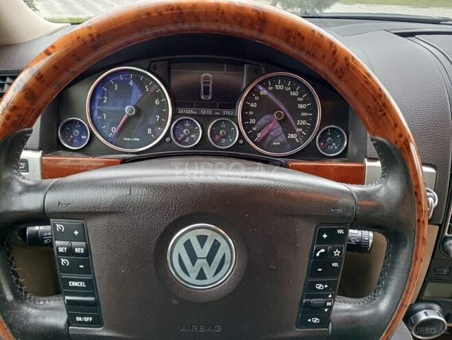 Volkswagen Touareg-3