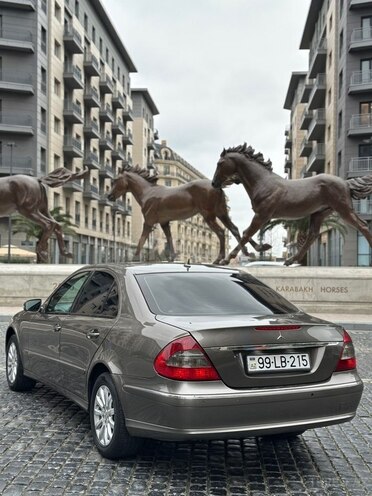 Mercedes E 220 2006, 316,000 km - 2.2 l - Bakı