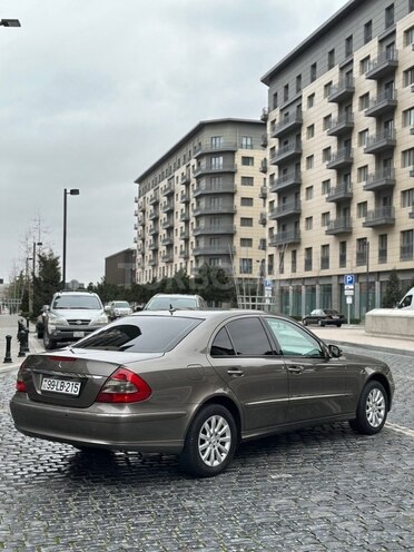 Mercedes E 220 2006, 316,000 km - 2.2 l - Bakı