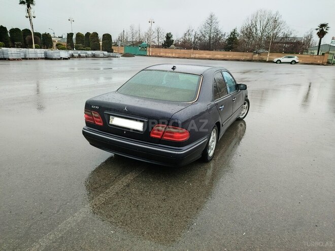 Mercedes E 270 2000, 409,000 km - 2.7 l - Bərdə
