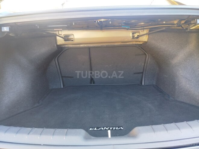 Hyundai Elantra 2018, 58,000 km - 2.0 l - Bakı