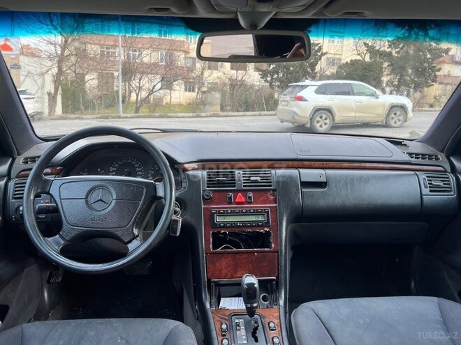 Mercedes E 320 1995, 300,000 km - 3.2 l - Bakı