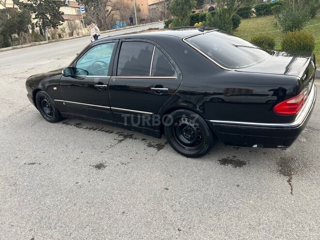 Mercedes E 320 1995, 300,000 km - 3.2 l - Bakı