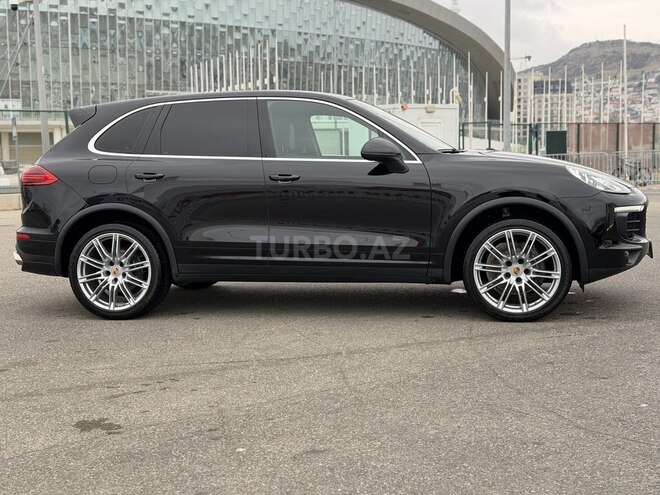 Porsche Cayenne S-4
