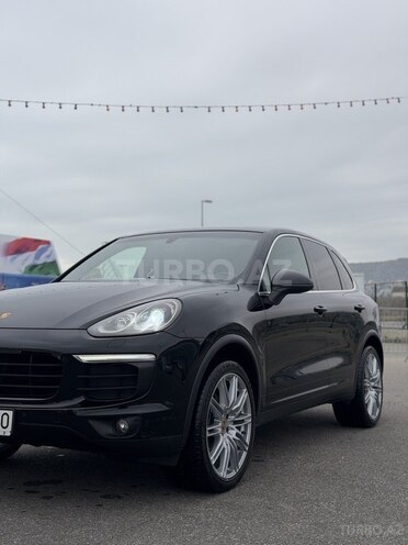 Porsche Cayenne S-2