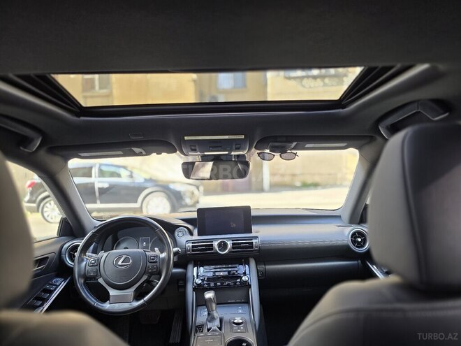 Lexus IS 300-10