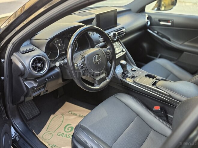 Lexus IS 300-8