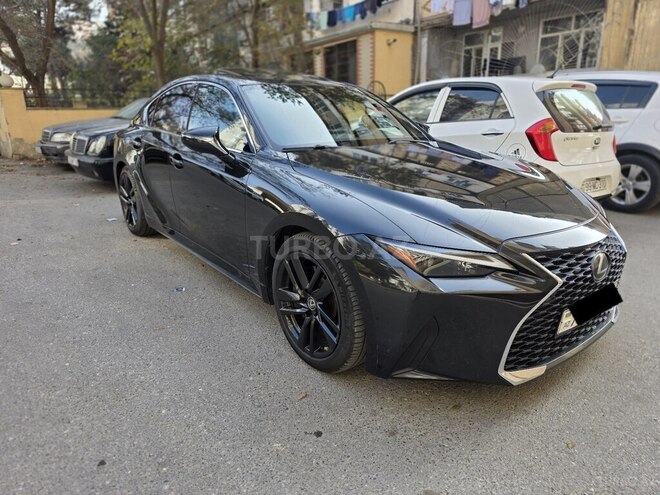 Lexus IS 300-12