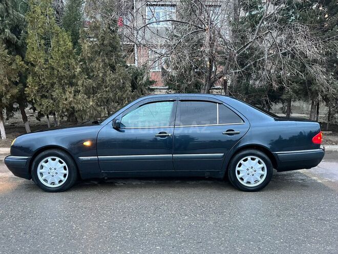 Mercedes E 240 1999, 275,000 km - 2.4 l - Sumqayıt