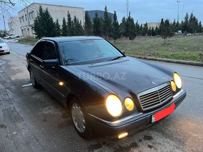 Mercedes E 240 1999, 275,000 km - 2.4 l - Sumqayıt