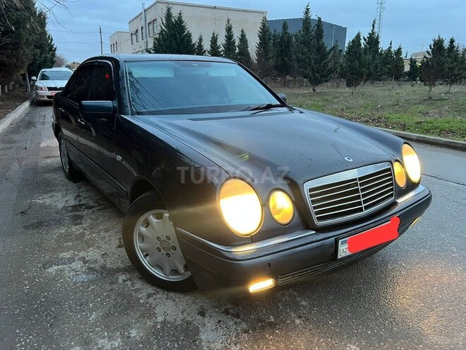 Mercedes E 240 1999, 275,000 km - 2.4 l - Sumqayıt