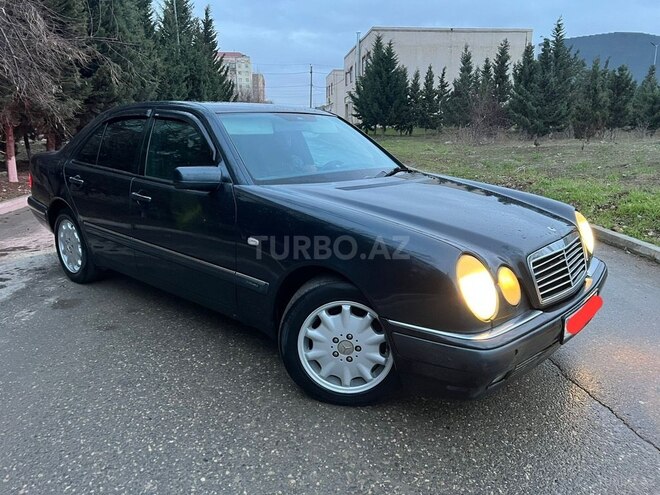 Mercedes E 240 1999, 275,000 km - 2.4 l - Sumqayıt