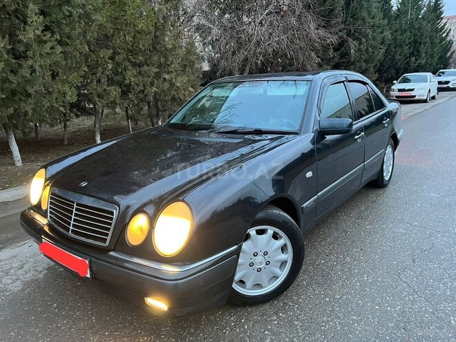 Mercedes E 240 1999, 275,000 km - 2.4 l - Sumqayıt
