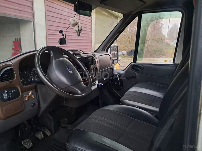 Ford Transit 2002, 380,000 km - 2.4 l - Lənkəran