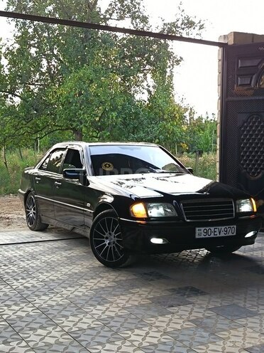 Mercedes C 200 2000, 254,025 km - 2.0 l - Tovuz