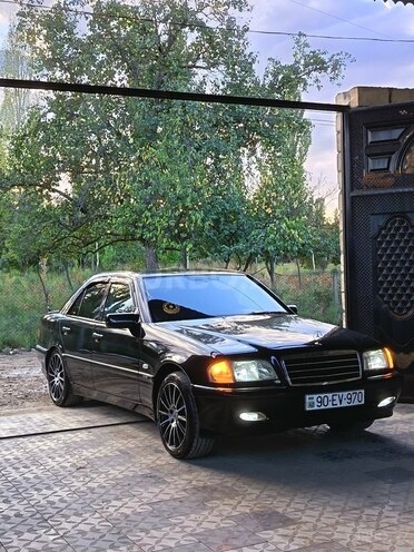 Mercedes C 200 2000, 254,025 km - 2.0 l - Tovuz
