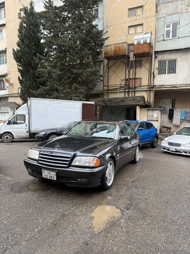 Mercedes C 200 1995, 380,000 km - 2.0 l - Bakı