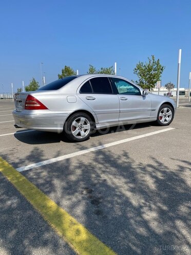Mercedes C 200-11