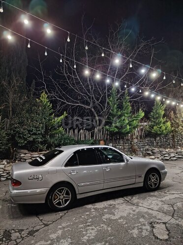 Mercedes E 240 1997, 281,491 km - 2.4 l - Qax
